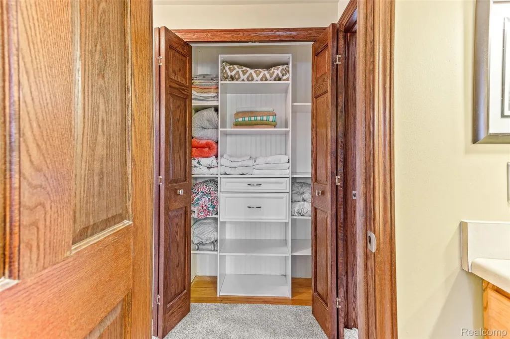 16515 Festian Drive Clinton Charter Township MI 48035