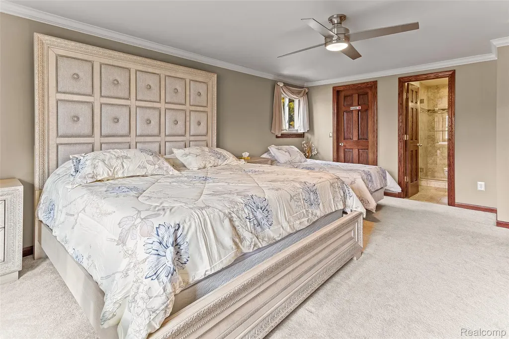 16515 Festian Drive Clinton Charter Township MI 48035