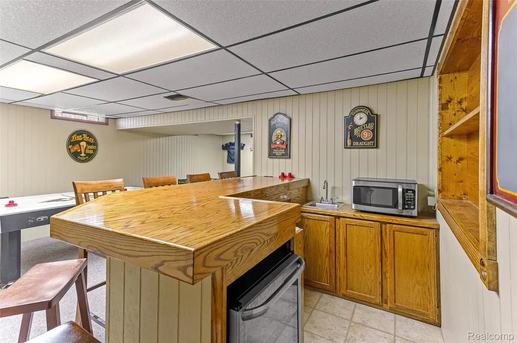 16515 Festian Drive Clinton Charter Township MI 48035