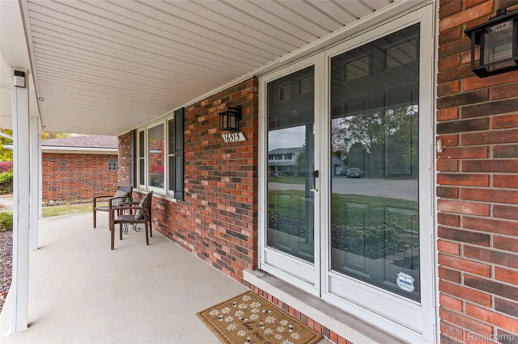 16515 Festian Drive Clinton Charter Township MI 48035
