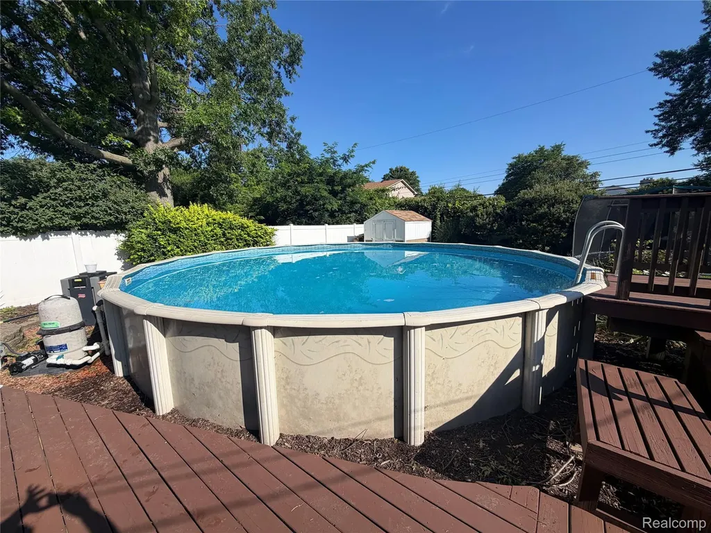 16515 Festian Drive Clinton Charter Township MI 48035