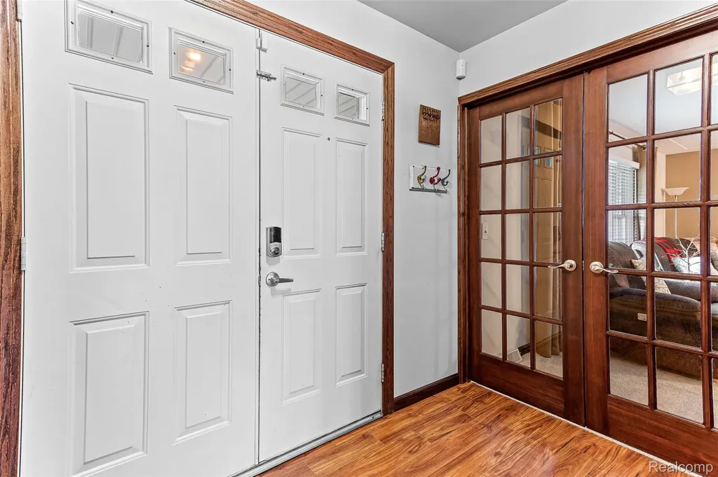 16515 Festian Drive Clinton Charter Township MI 48035