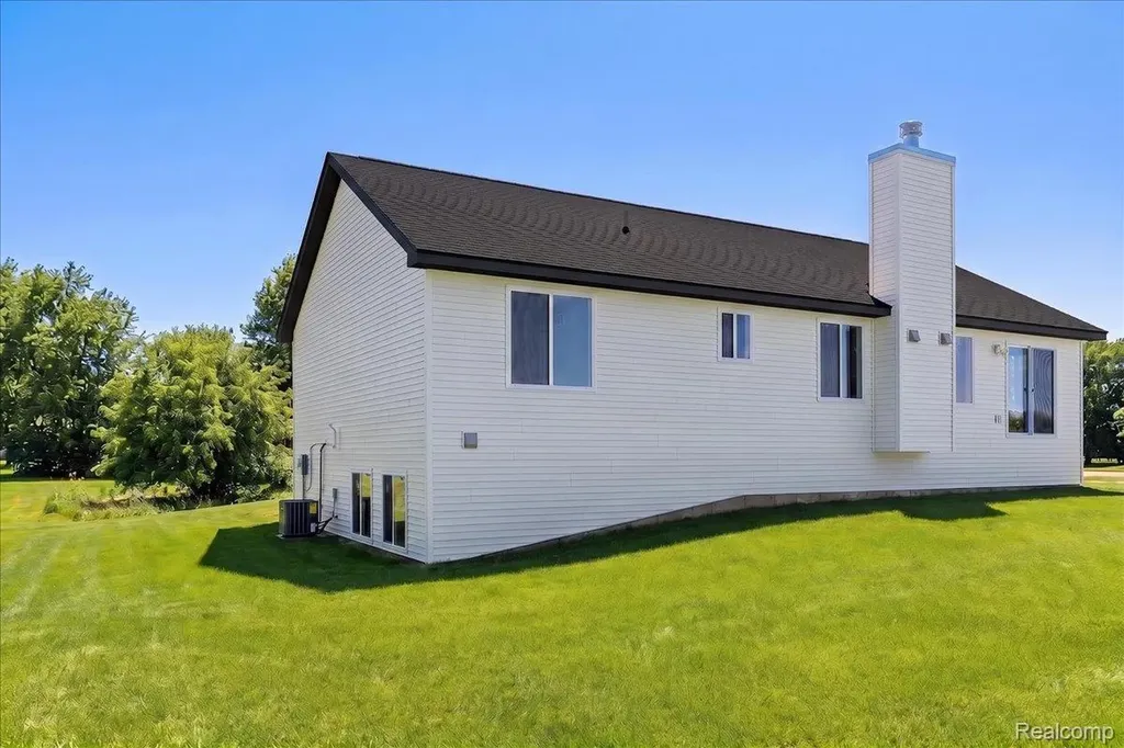 15175 Worden Road Groveland Township MI 48442