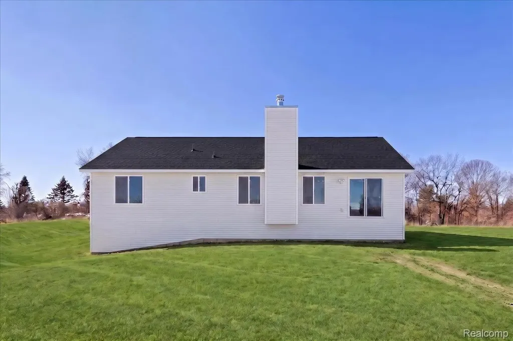 15175 Worden Road Groveland Township MI 48442