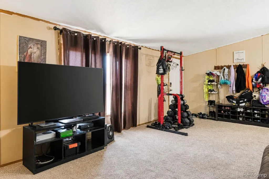 9159 Greentree Drive Berlin Charter Township MI 48166