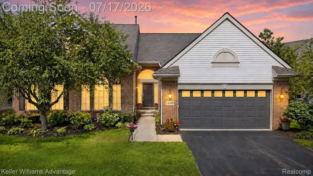 1449 Covington Crossing Commerce Charter Township MI 48390