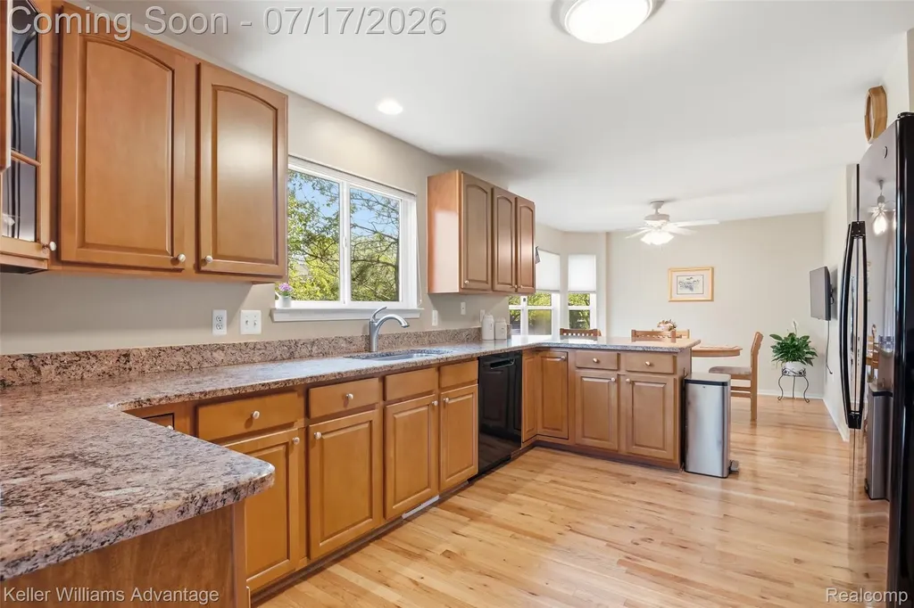 1449 Covington Crossing Commerce Charter Township MI 48390