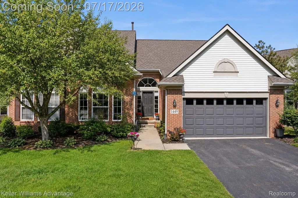 1449 Covington Crossing Commerce Charter Township MI 48390