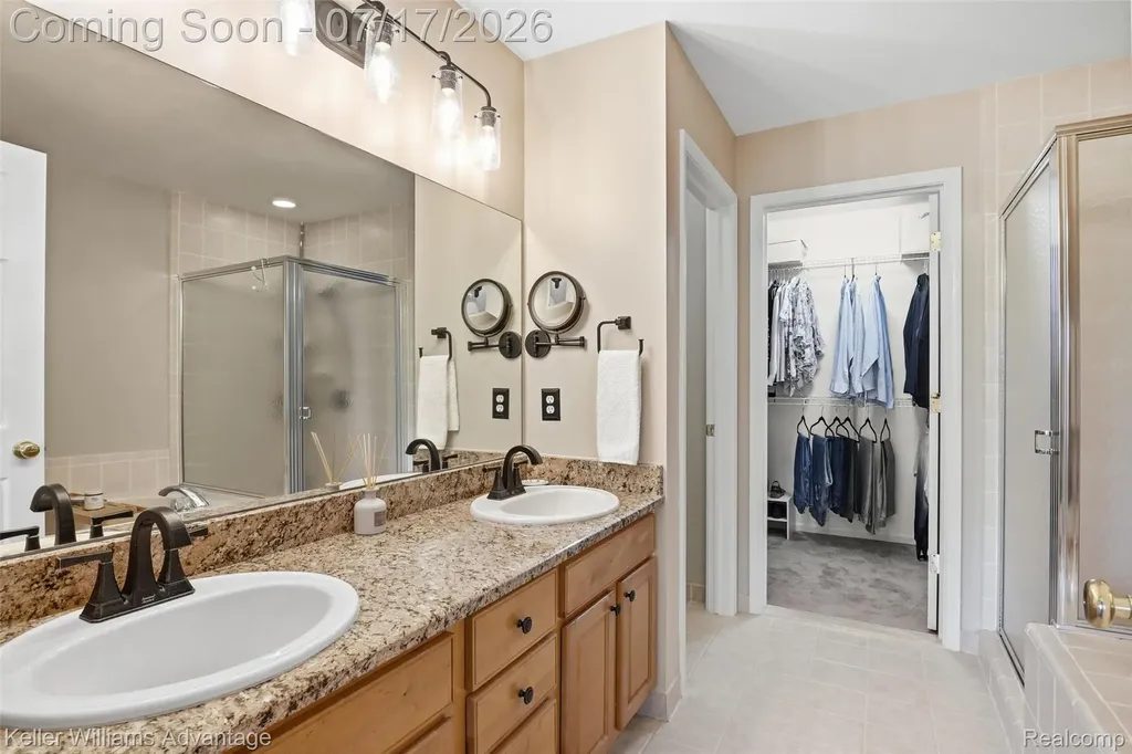 1449 Covington Crossing Commerce Charter Township MI 48390