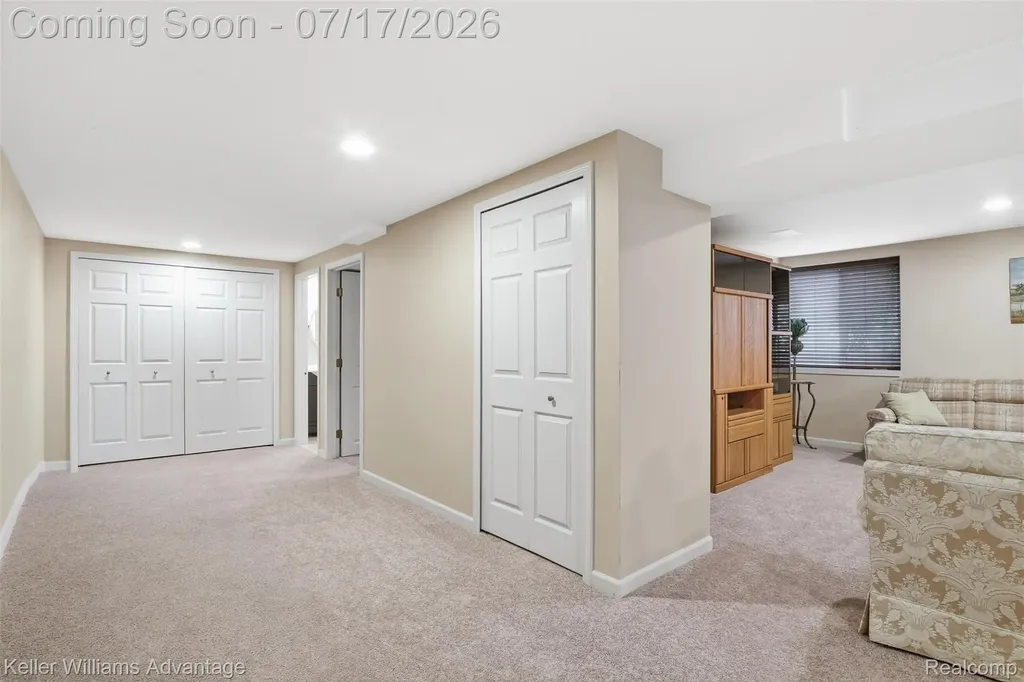 1449 Covington Crossing Commerce Charter Township MI 48390