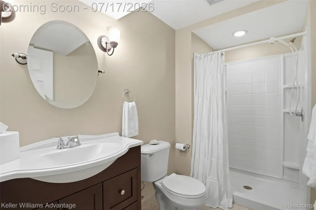 1449 Covington Crossing Commerce Charter Township MI 48390
