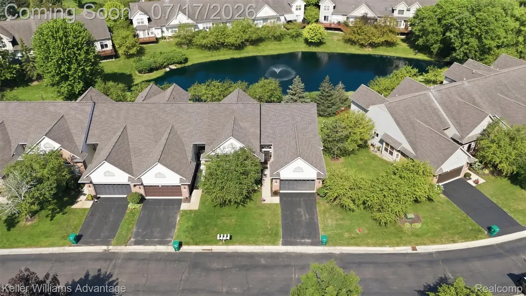 1449 Covington Crossing Commerce Charter Township MI 48390