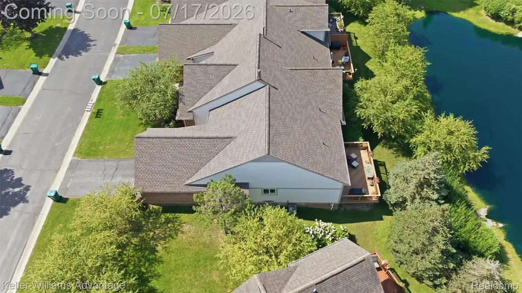 1449 Covington Crossing Commerce Charter Township MI 48390