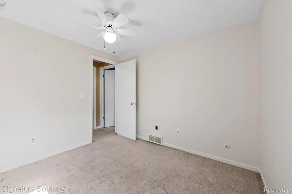 1312 Merry Road Waterford Charter Township MI 48328