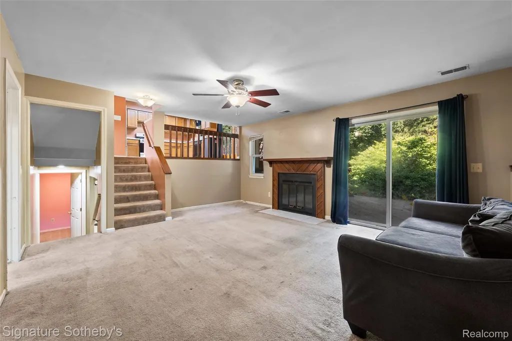1312 Merry Road Waterford Charter Township MI 48328