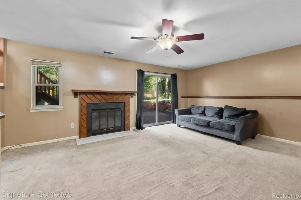 1312 Merry Road Waterford Charter Township MI 48328
