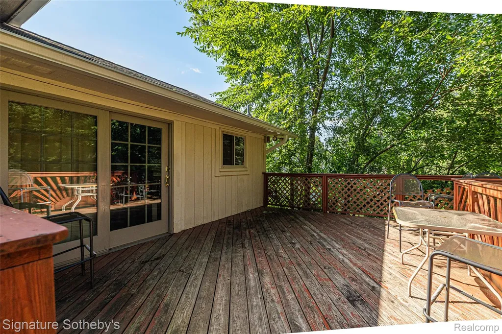 1312 Merry Road Waterford Charter Township MI 48328