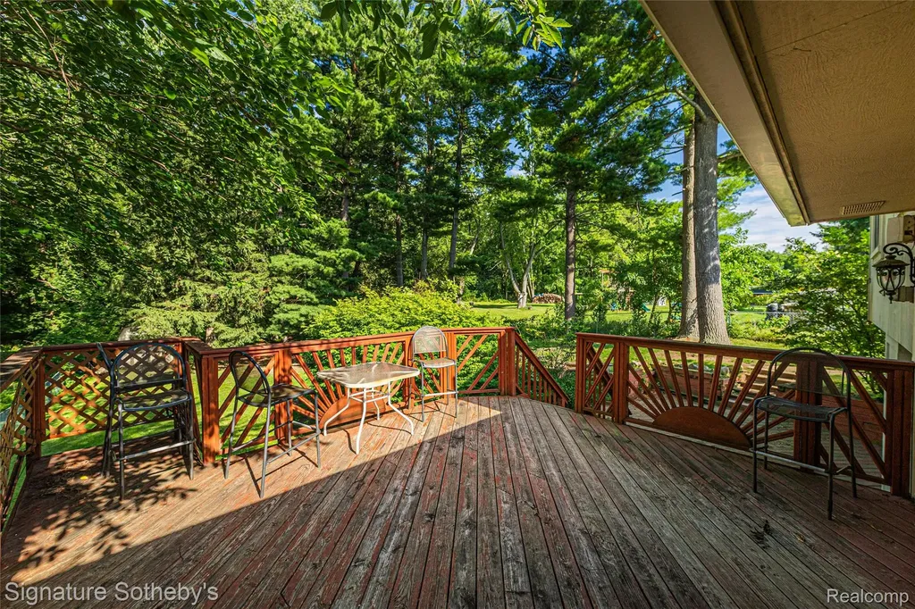 1312 Merry Road Waterford Charter Township MI 48328