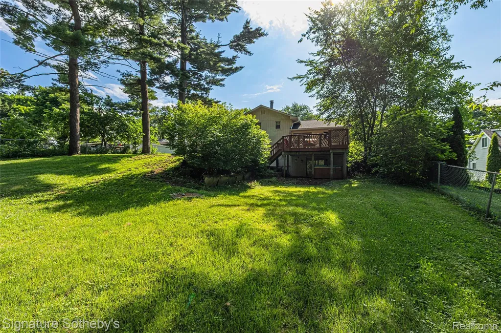 1312 Merry Road Waterford Charter Township MI 48328