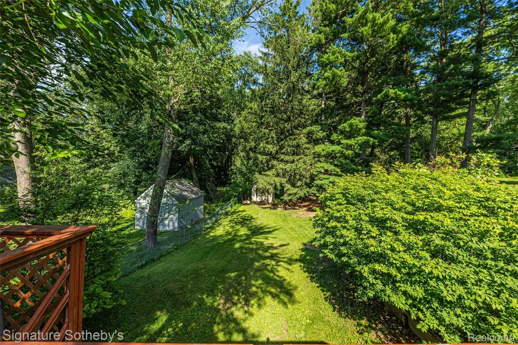 1312 Merry Road Waterford Charter Township MI 48328