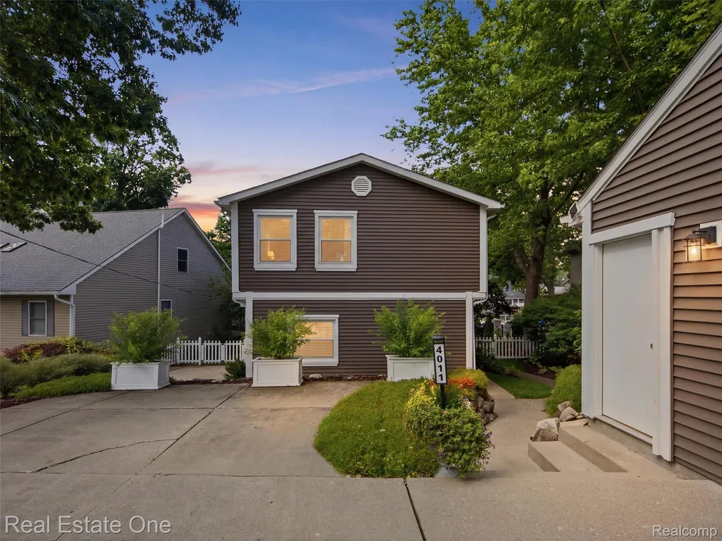4011 Lotus Drive Waterford Charter Township MI 48329