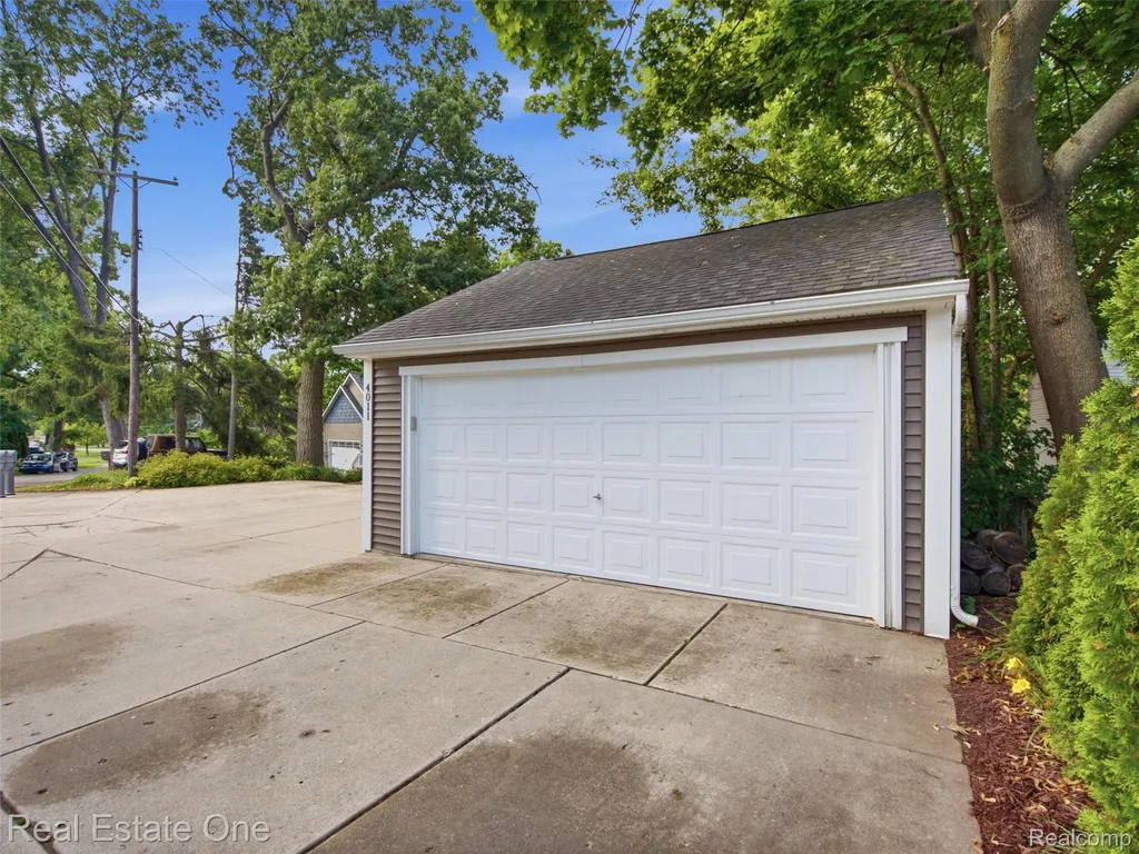 4011 Lotus Drive Waterford Charter Township MI 48329