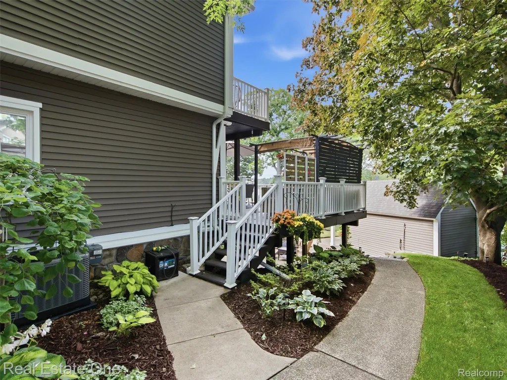 4011 Lotus Drive Waterford Charter Township MI 48329
