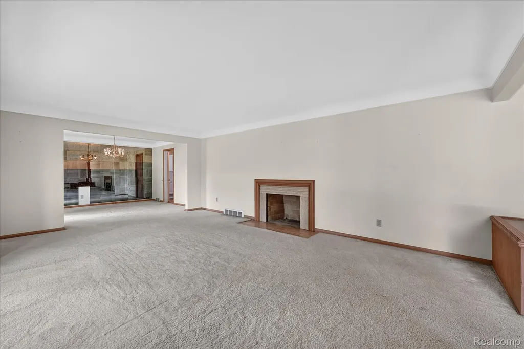 3 Shorecrest Circle Village Of Grosse Pointe Shores City MI 48236