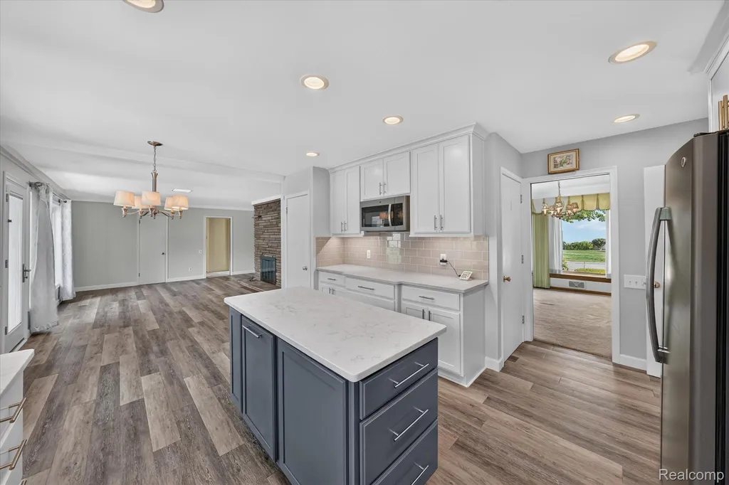 3 Shorecrest Circle Village Of Grosse Pointe Shores City MI 48236