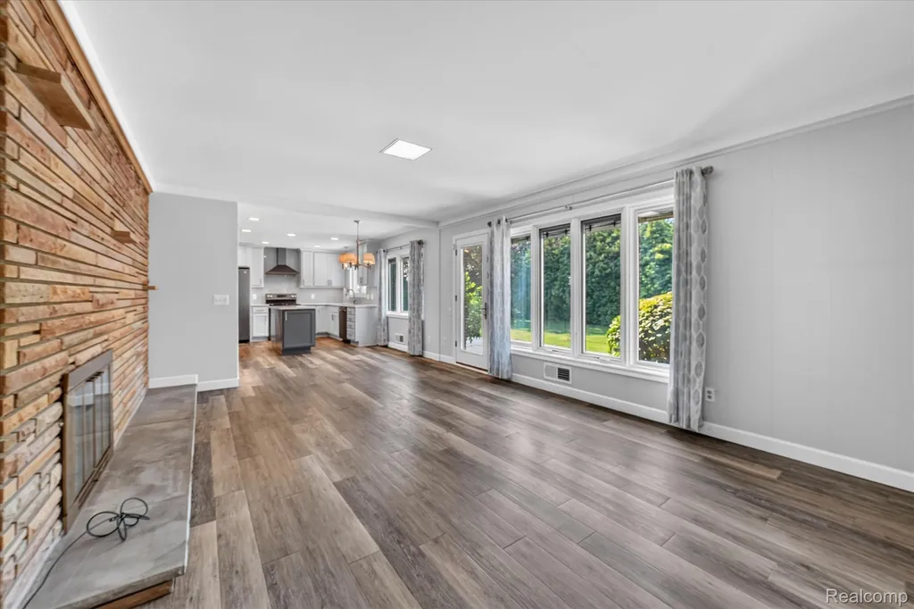 3 Shorecrest Circle Village Of Grosse Pointe Shores City MI 48236