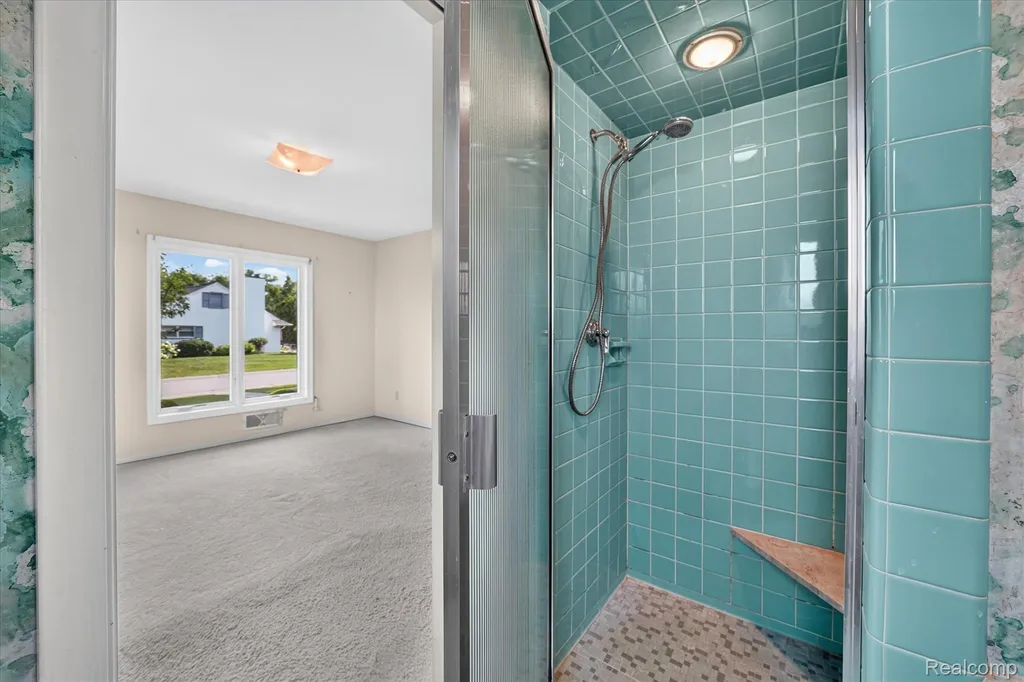 3 Shorecrest Circle Village Of Grosse Pointe Shores City MI 48236