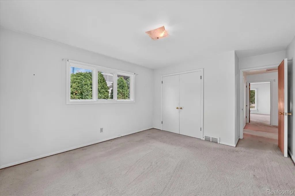 3 Shorecrest Circle Village Of Grosse Pointe Shores City MI 48236