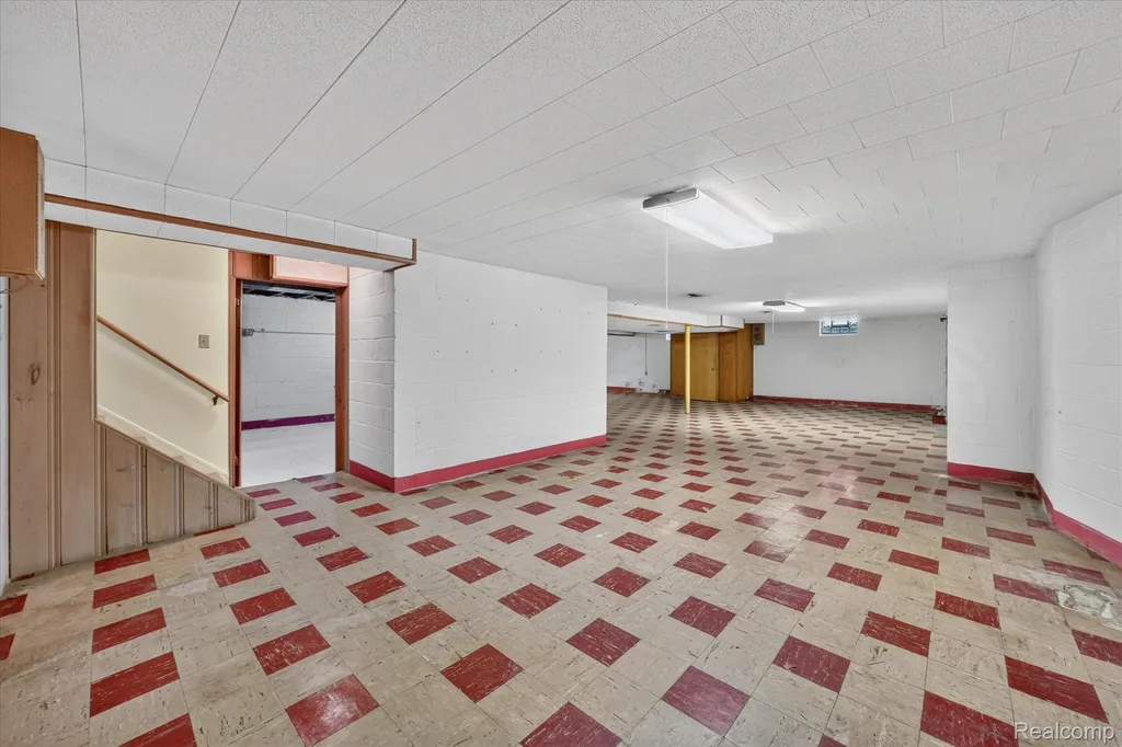 3 Shorecrest Circle Village Of Grosse Pointe Shores City MI 48236
