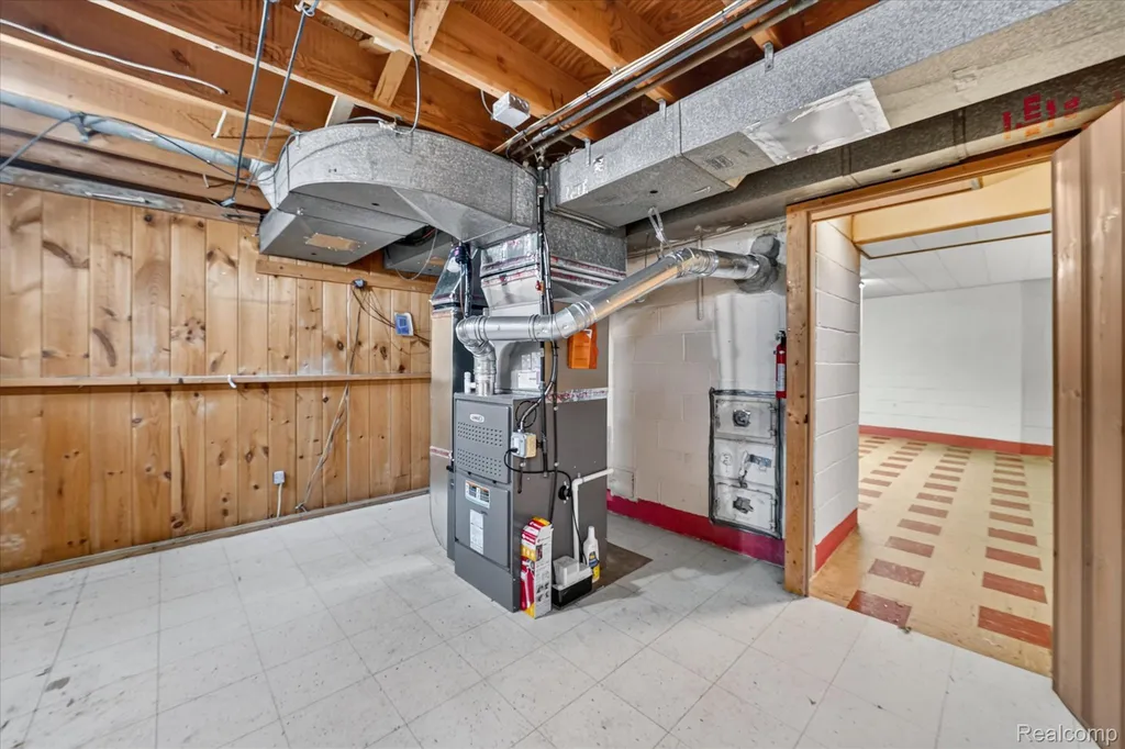 3 Shorecrest Circle Village Of Grosse Pointe Shores City MI 48236