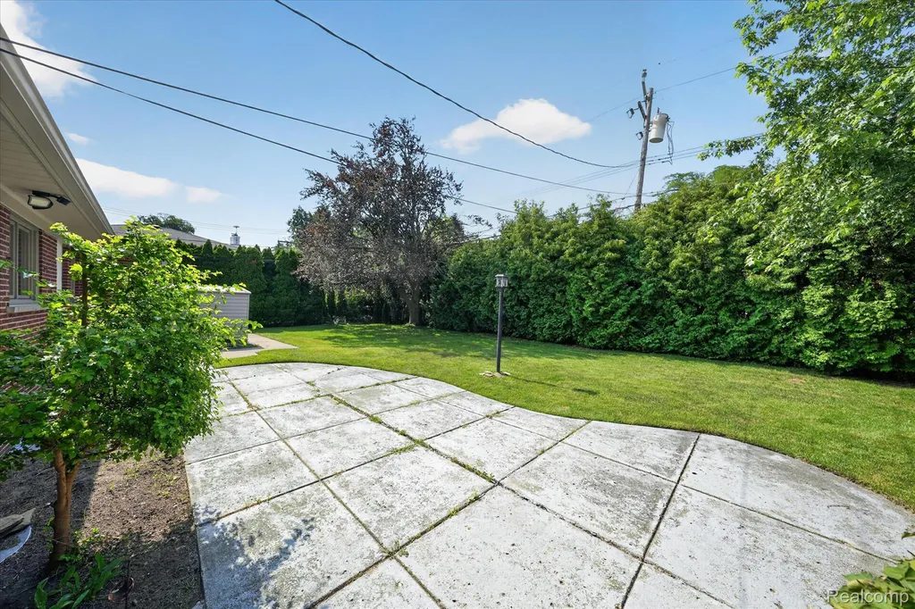 3 Shorecrest Circle Village Of Grosse Pointe Shores City MI 48236