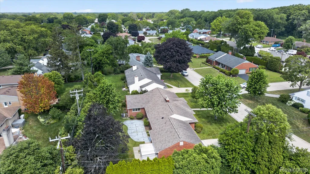 3 Shorecrest Circle Village Of Grosse Pointe Shores City MI 48236