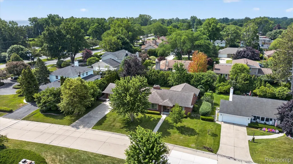 3 Shorecrest Circle Village Of Grosse Pointe Shores City MI 48236