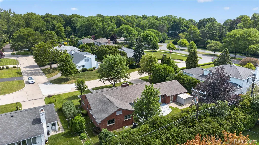3 Shorecrest Circle Village Of Grosse Pointe Shores City MI 48236