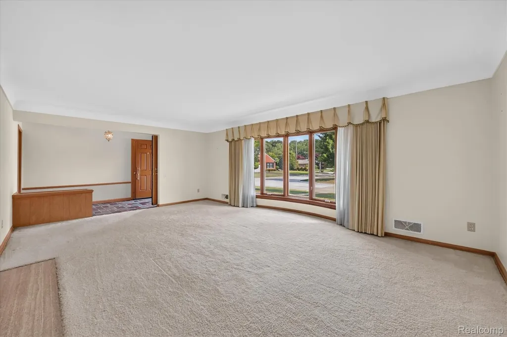 3 Shorecrest Circle Village Of Grosse Pointe Shores City MI 48236