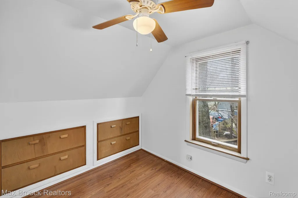 9024 Mandon Road White Lake Charter Township MI 48386