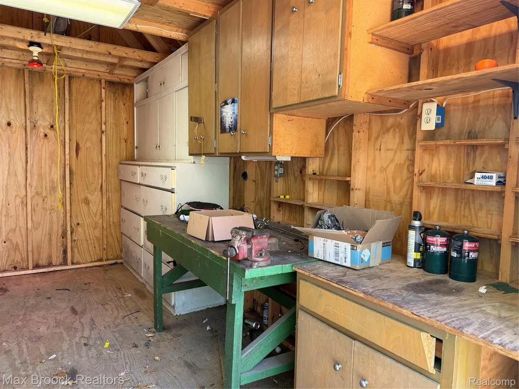 9024 Mandon Road White Lake Charter Township MI 48386