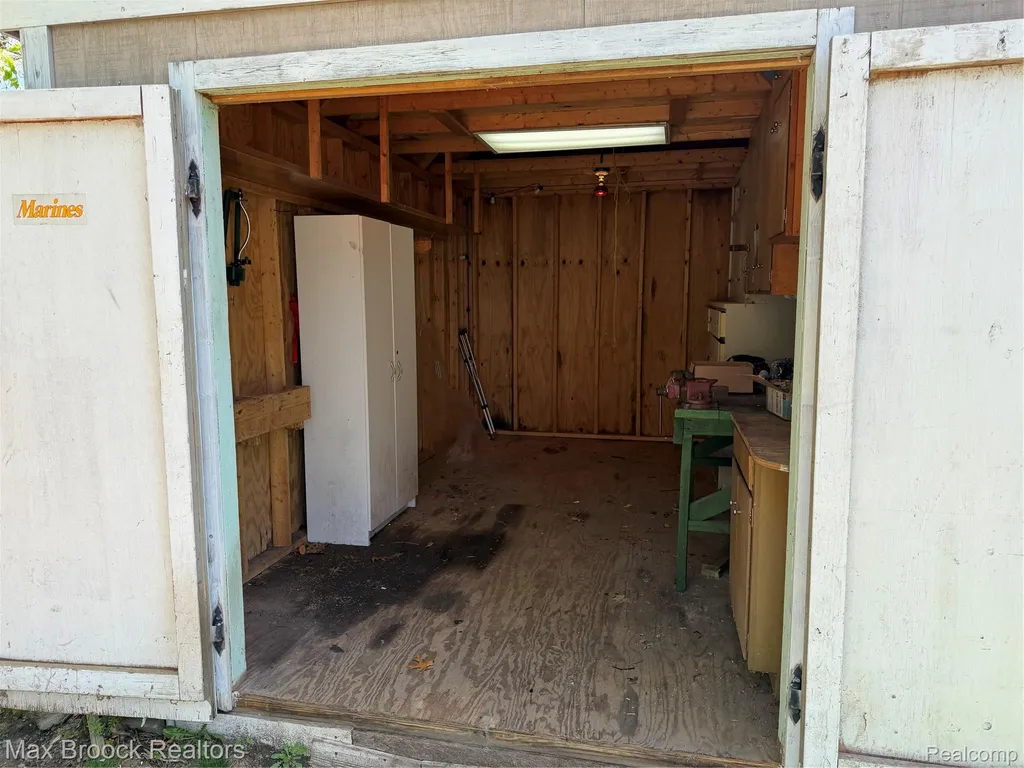 9024 Mandon Road White Lake Charter Township MI 48386