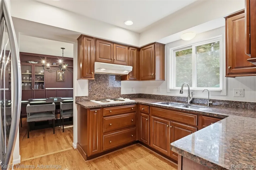 23229 Gilbar Street Novi City MI 48375