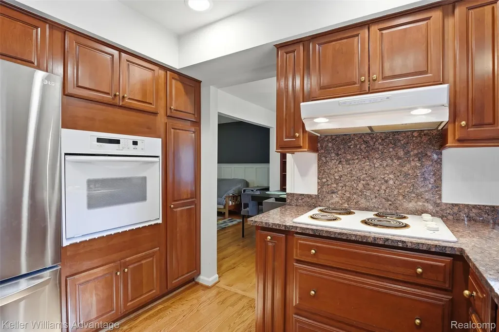 23229 Gilbar Street Novi City MI 48375