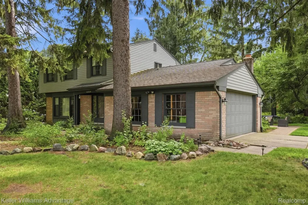 23229 Gilbar Street Novi City MI 48375