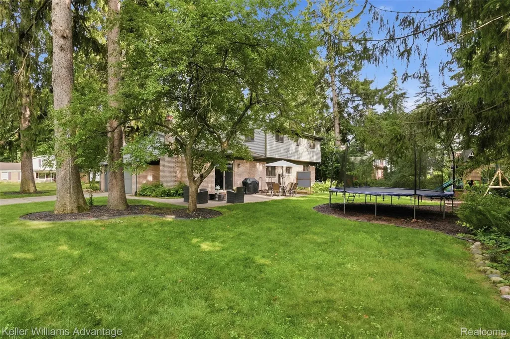 23229 Gilbar Street Novi City MI 48375