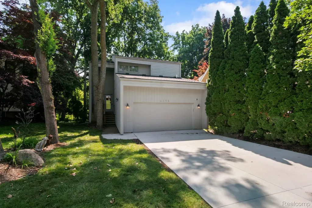 5775 Eastman Boulevard West Bloomfield Charter Township MI 48323