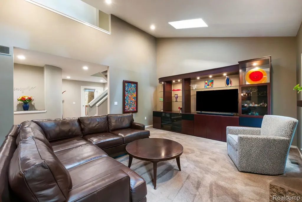 5775 Eastman Boulevard West Bloomfield Charter Township MI 48323