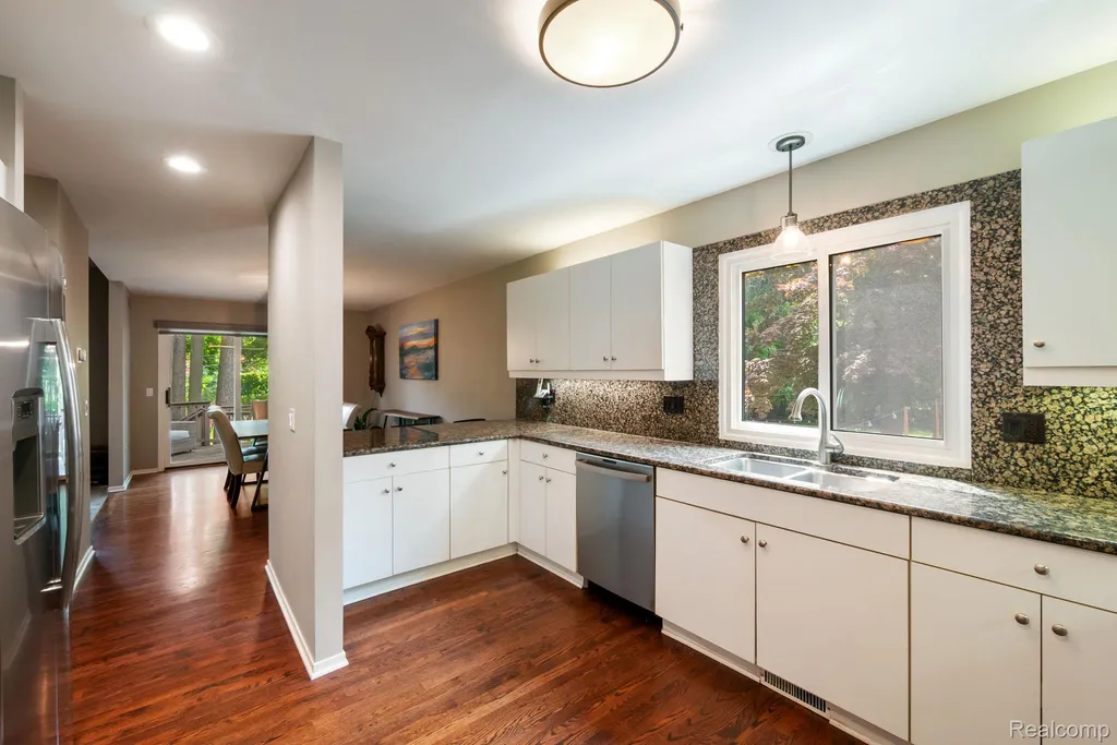 5775 Eastman Boulevard West Bloomfield Charter Township MI 48323