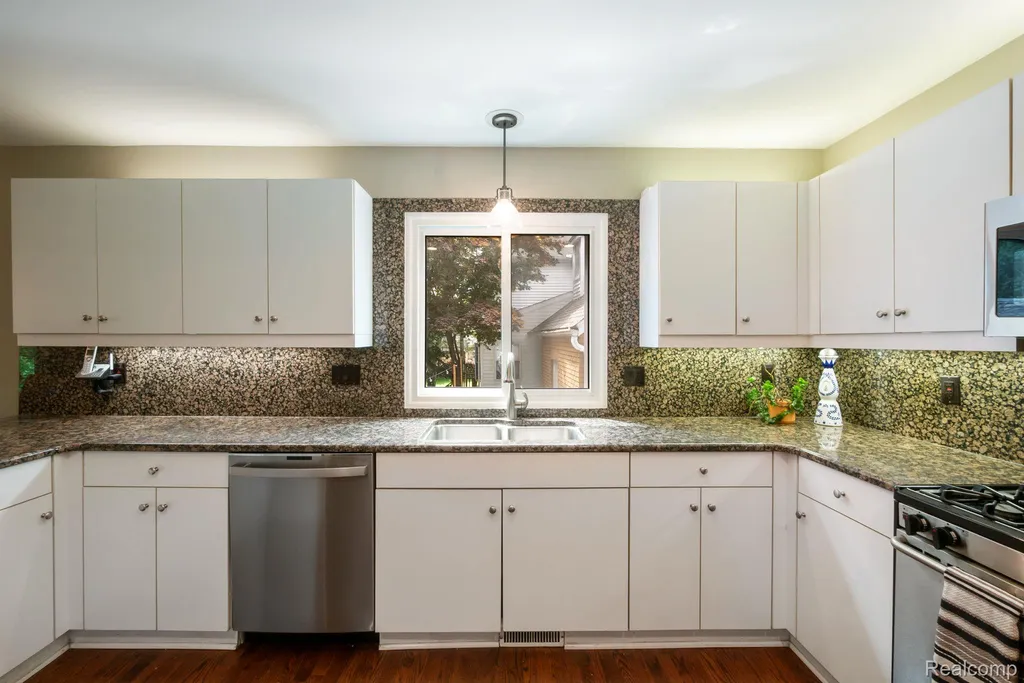 5775 Eastman Boulevard West Bloomfield Charter Township MI 48323
